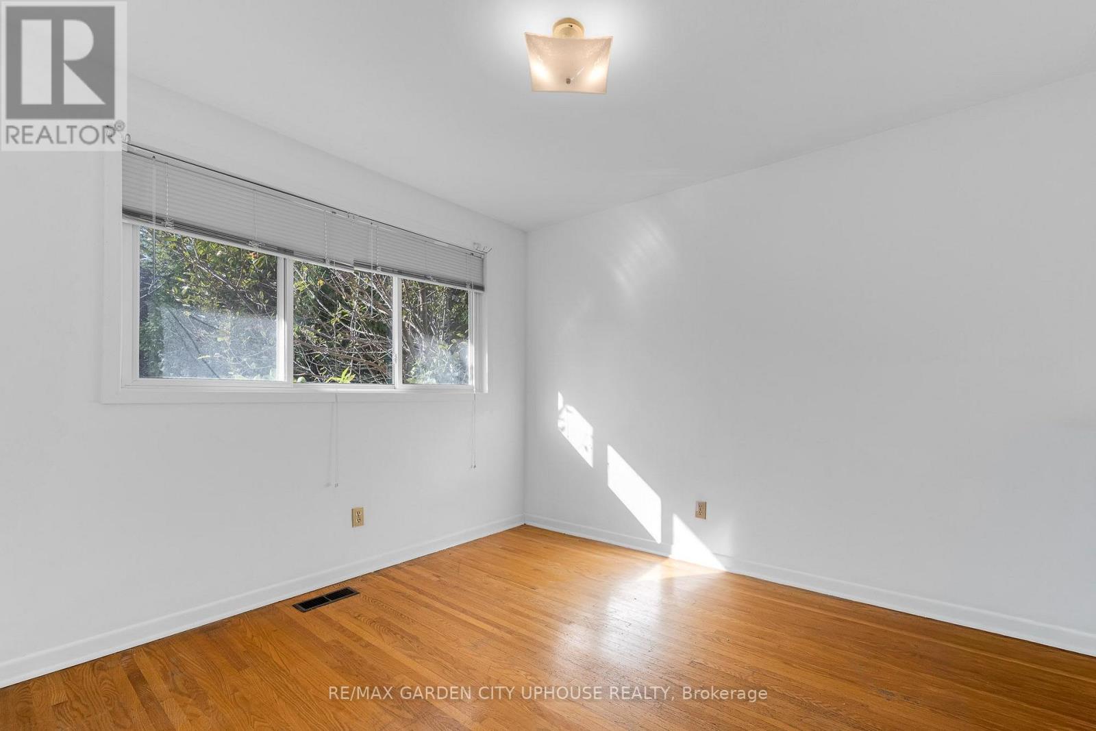 Main Floor - 3083 Portage Road, Niagara Falls, Ontario  L2J 2J8 - Photo 9 - X14114336