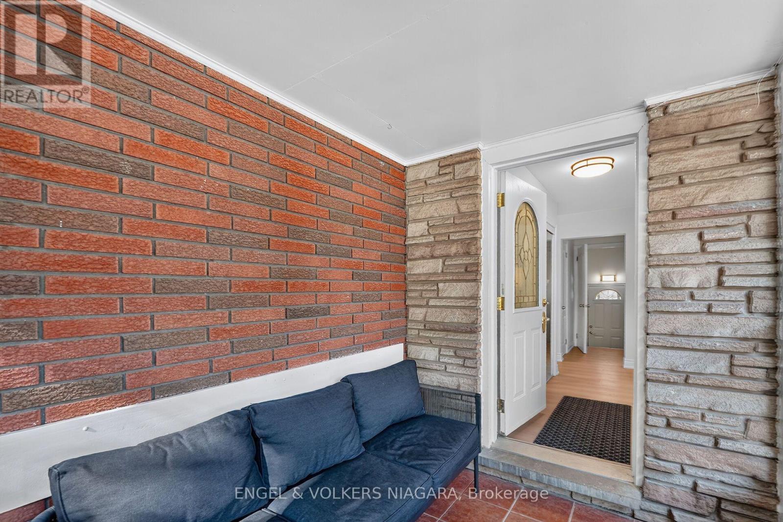 6773 Crawford Street, Niagara Falls, Ontario  L2E 5Z6 - Photo 4 - X14114344