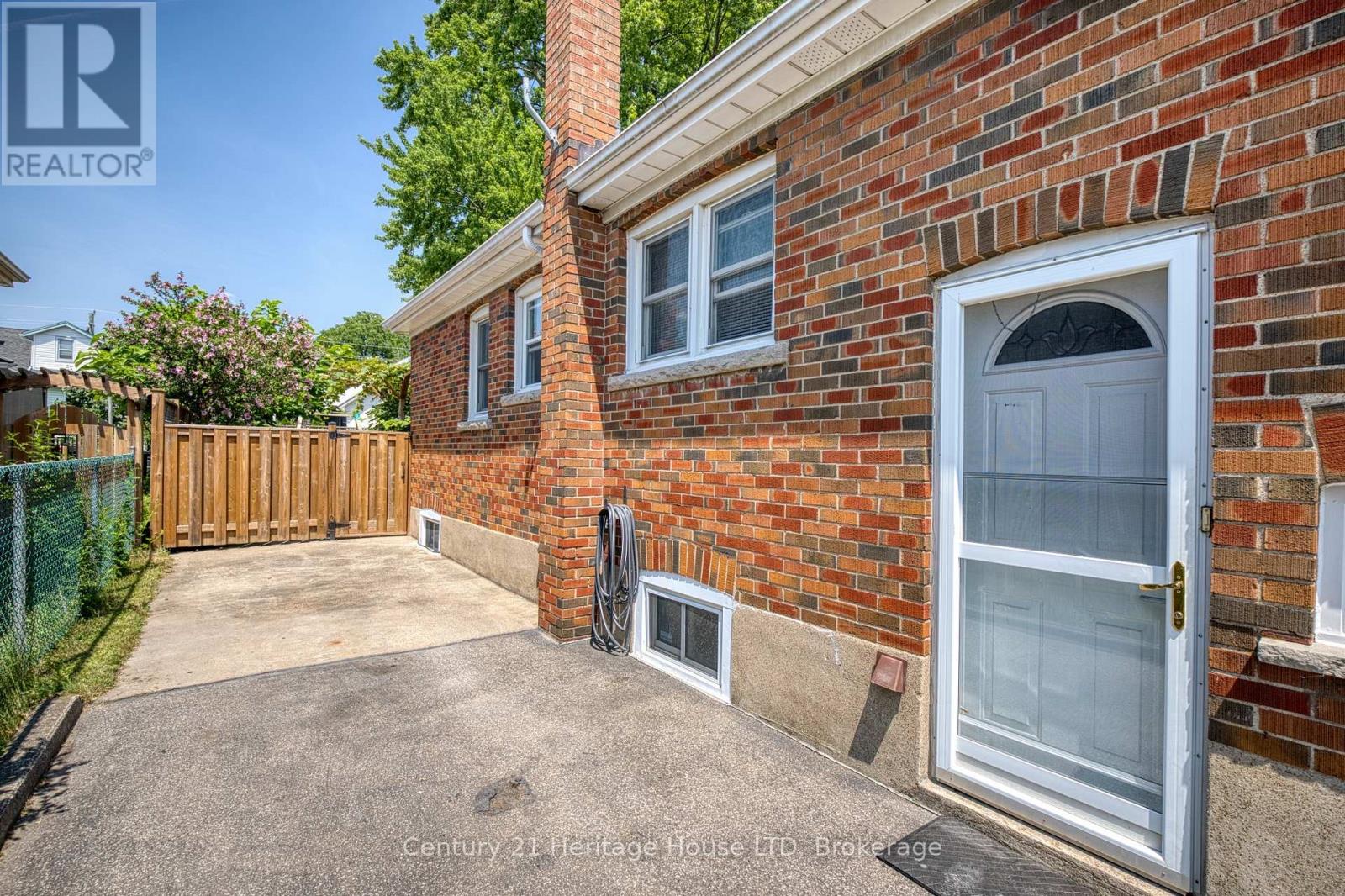 6477 Barker Street, Niagara Falls, Ontario  L2G 1Y6 - Photo 4 - X14115028