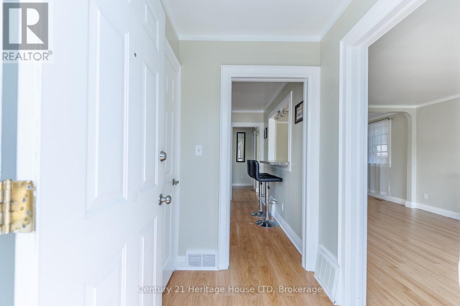6477 Barker Street, Niagara Falls, Ontario  L2G 1Y6 - Photo 5 - X14115028