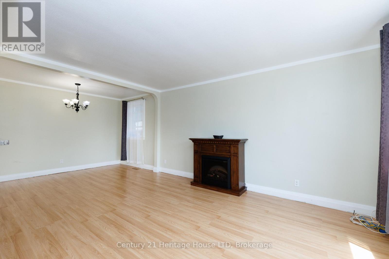 6477 Barker Street, Niagara Falls, Ontario  L2G 1Y6 - Photo 6 - X14115028