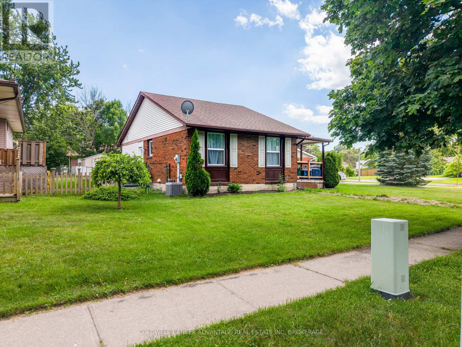 25 Newleaf Crescent, Welland, Ontario  L3C 6B4 - Photo 1 - X14115680