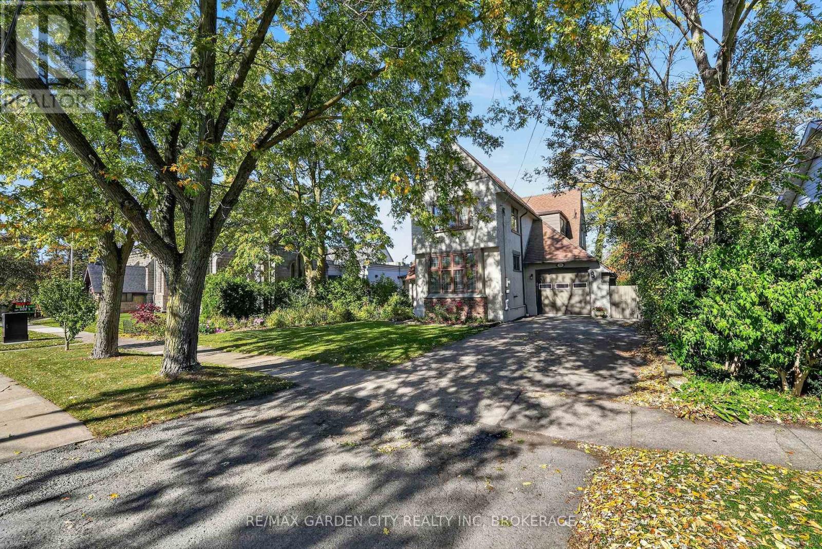38 Clairmont Street, Thorold, Ontario  L2V 1R6 - Photo 1 - X14116236
