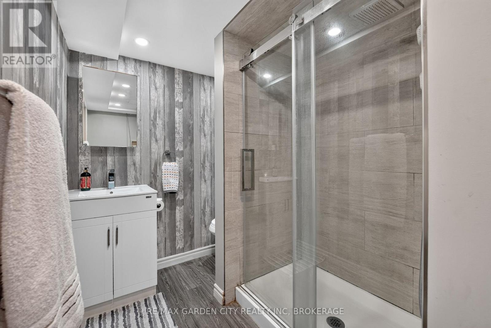 38 Clairmont Street, Thorold, Ontario  L2V 1R6 - Photo 37 - X14116236