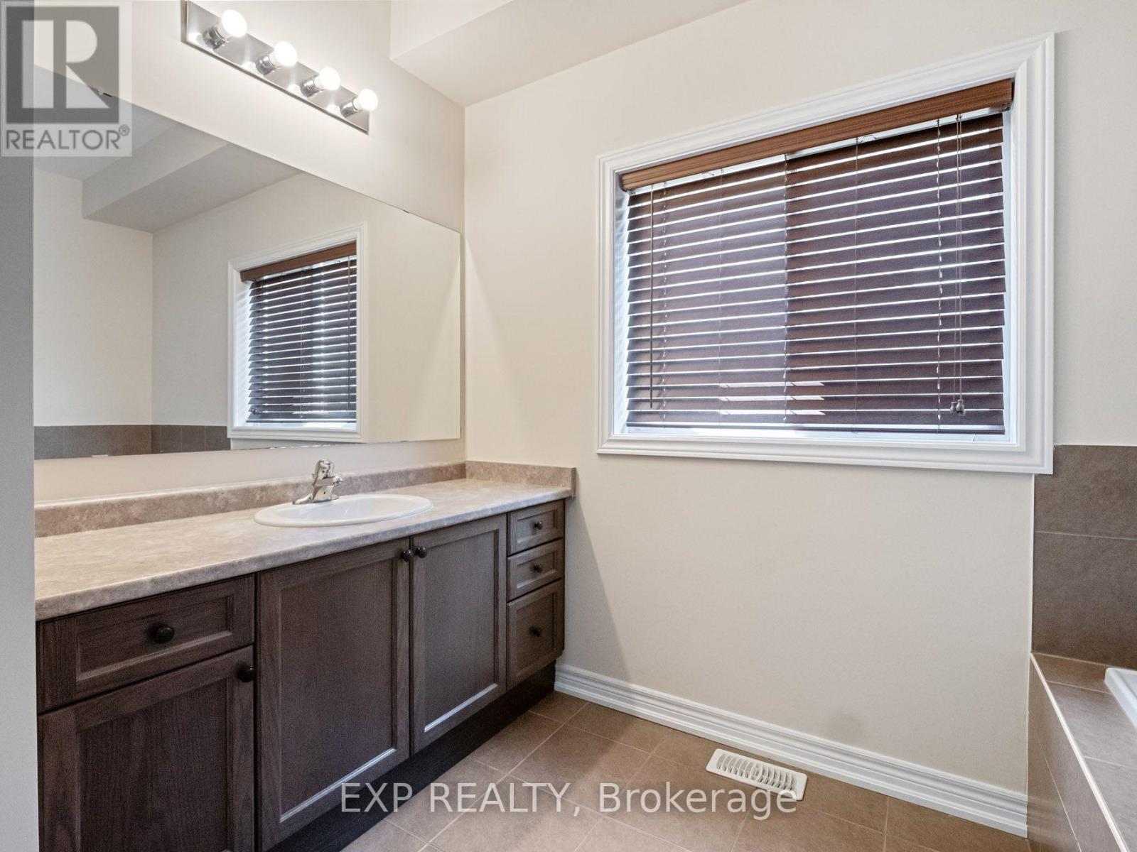 4344 Cinnamon Grove, Niagara Falls, Ontario  L2G 0A4 - Photo 7 - X14116298