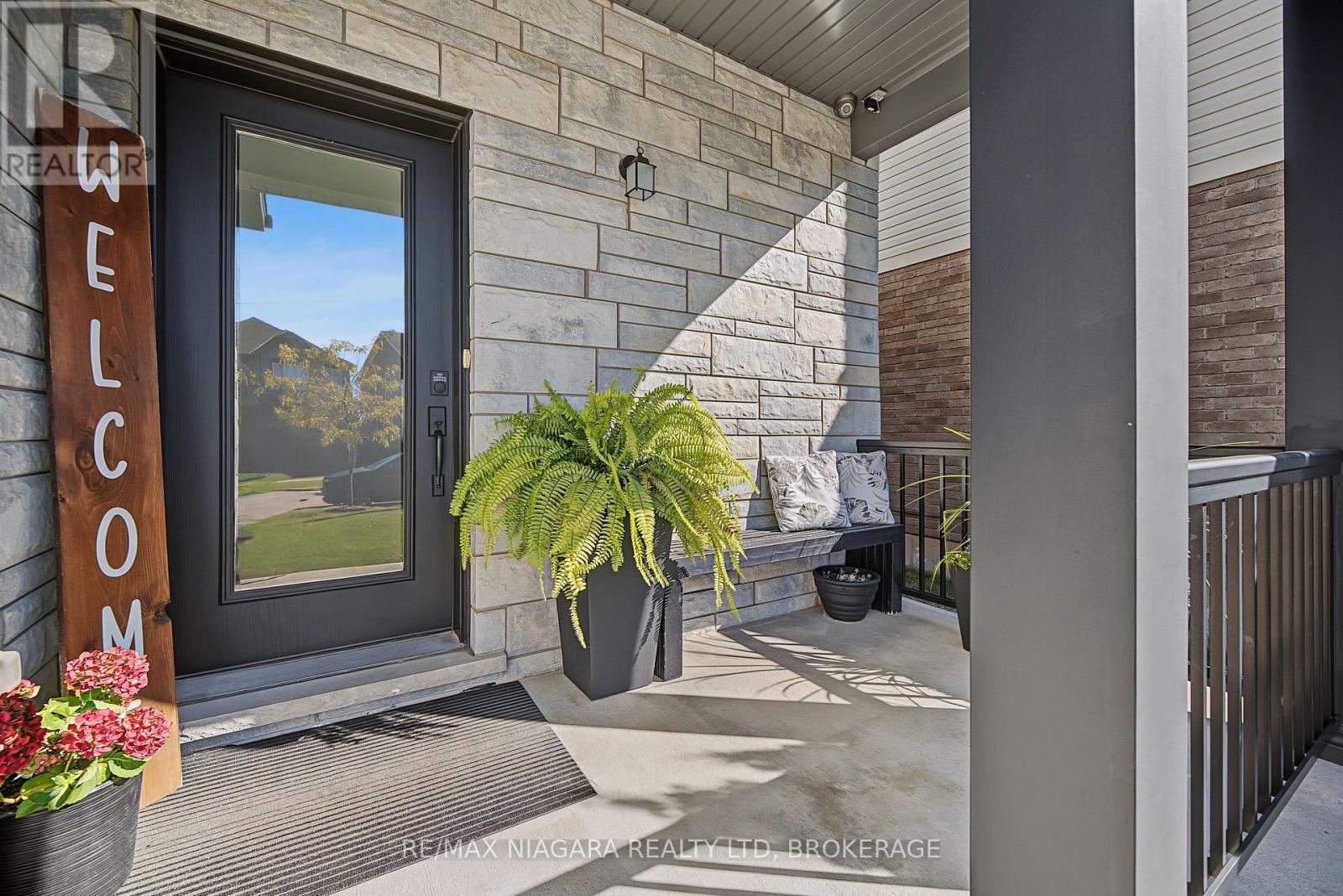8 Elderberry Road, Thorold, Ontario  L2V 0E7 - Photo 5 - X14116744