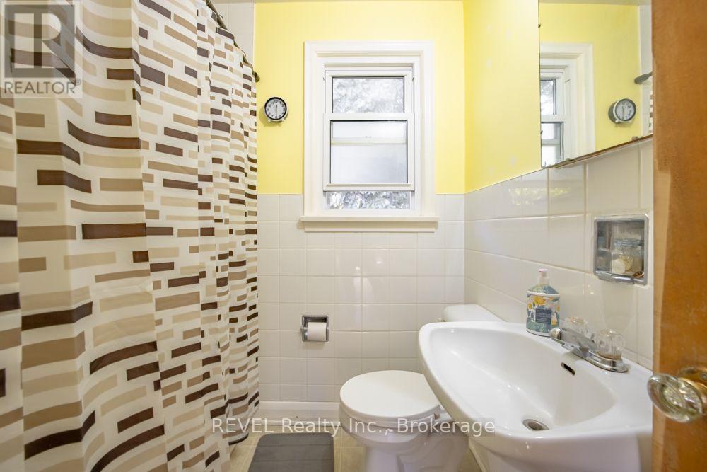1582 Creek Road, Niagara-On-The-Lake, Ontario  L0S 1J0 - Photo 18 - X14117402
